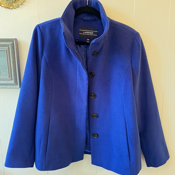 Women's Lands End Cobalt Blue Coat size 10P, EUC - Picture 2 of 8